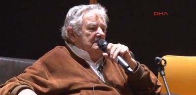  Jose Mujica, Eskişehirlilere kitabını imzaladı