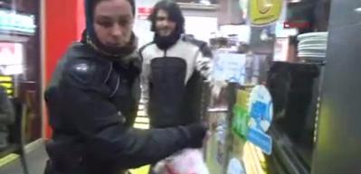   Kadın motorlu kurye şaşırtıyor