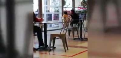 AVM'de k&uuml;&ccedil;&uuml;k &ccedil;ocuğu darp eden kadın tepki topladı