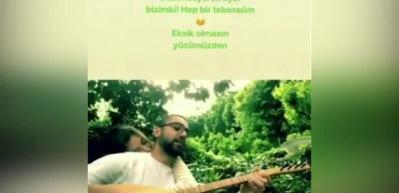 Kadir Doğulu saz &ccedil;aldı eşi Neslihan Atag&uuml;l uyudu