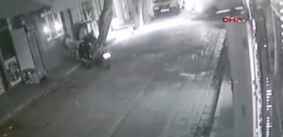  Kahvehaneye silahlı saldırı kamerada