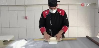 Kahveli baklava yaptı, siparişlere yetişemiyor