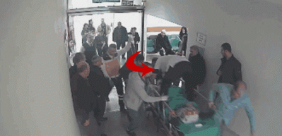 Kalbinden bı&ccedil;aklanan yaralıyı b&ouml;yle kurtardı