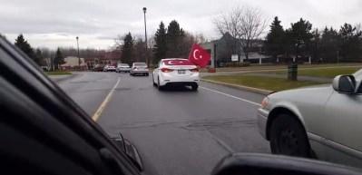 Kanada'da se&ccedil;im sonrası Ak Parti konvoyu!