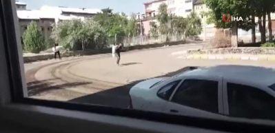 Kapatılan hastaneyi &ccedil;uvallarla yağmaladılar