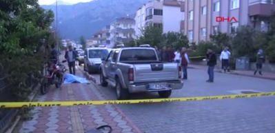  Kar maskeli saldırganların ateş ettiği G&uuml;rc&uuml; baba &ouml;ld&uuml;, oğlu yaralı