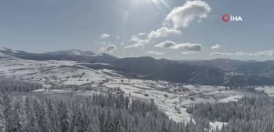Karadeniz yaylalarında kar g&uuml;zelliği