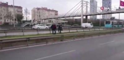 Karayolunu durağa &ccedil;evirdiler canlarını hi&ccedil;e saydılar