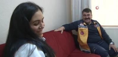 Karı koca &rsquo;el ele&rsquo; verip hayat kurtarıyor
