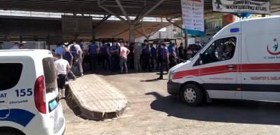 Kasaplar ve vatandaşların kurban derisi kavgası: 3'&uuml; ağır 5 yaralı
