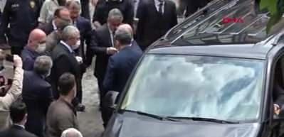 Kavgayı ayırırken şehit olan polis memurunun cenazesi baba ocağında 