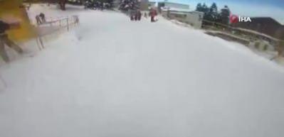 Kayak&ccedil;ılar Uludağ'da tehlikeyi b&ouml;yle atlattı