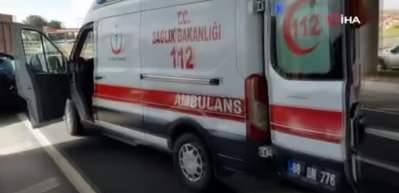 Kazada yaralanan 2&rsquo;si &ccedil;ocuk 4 yaralıya ilk m&uuml;dahale ref&uuml;jde yapıldı