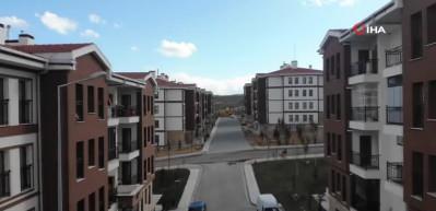 Kerpi&ccedil; evlerde oturan depremzedeler, l&uuml;ks evlere yerleştirildi
