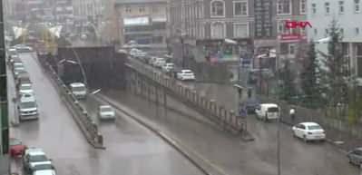 Kışın bile yağmayan kar lapa lapa yağdı! Meteoroloji'den peş peşe uyarılar