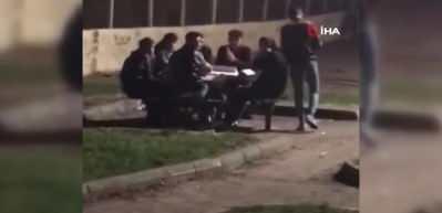 Kısıtlama saatinde parkta okey pahalıya patladı