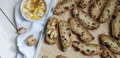 Kızılcık ve fıstıklı biscotti tarifi