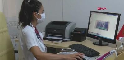 Kızına sağlık raporu vermeyen doktorlara saldırdı! Tekme tokatlı kavga kamerada