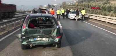Kocaeli'de 7 ara&ccedil; birbirine girdi! &Ccedil;ok sayıda yaralı var