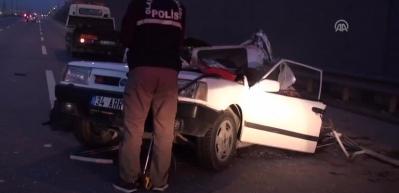 Kocaeli'de otob&uuml;sle otomobil &ccedil;arpıştı: 2 &ouml;l&uuml;, 1 yaralı