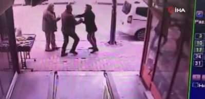 D&uuml;kkanın &ouml;n&uuml;nde durdu diye dayak attı