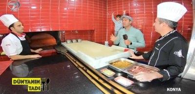 Konya etli ekmeği &ccedil;ıtır &ccedil;ıtır hali ile turistlerin g&ouml;zdesi