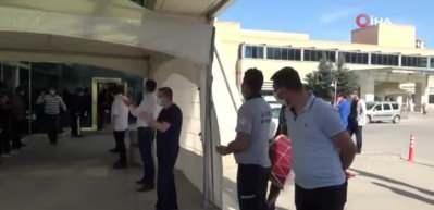 Koronavirüsü yenen hasta davul ve zurna çalınarak taburcu oldu