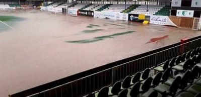 Ankarag&uuml;c&uuml; ma&ccedil;ı &ouml;ncesi stadı sel bastı!
