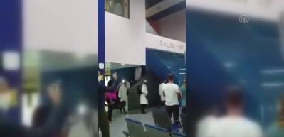 K&uuml;ba'dan İtalya'ya destek i&ccedil;in gelen doktorlar alkışlarla karşıladı