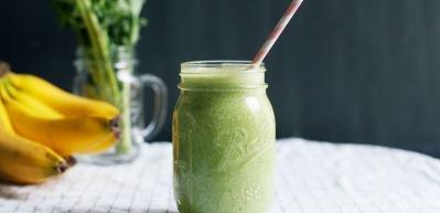 Lahana ve badem ezmeli smoothie tarifi