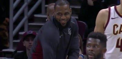 LeBron James'in, Cedi Osman dansı geceye damga vurdu