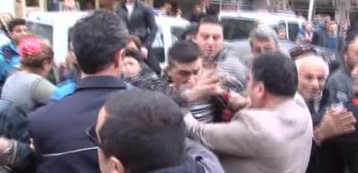 Liseli Ahmet'in annesine şok su&ccedil;lama!