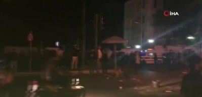 L&uuml;bnan'da polis ve g&ouml;stericiler arasında arbede: 35 yaralı