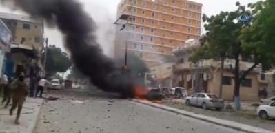 Bomba y&uuml;kl&uuml; ara&ccedil; patladı: En az 7 &ouml;l&uuml;