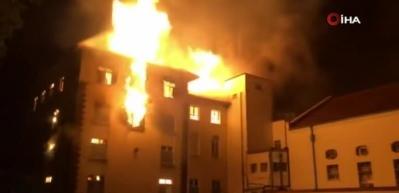 Tarihi Makerere &Uuml;niversitesi alevlere teslim oldu