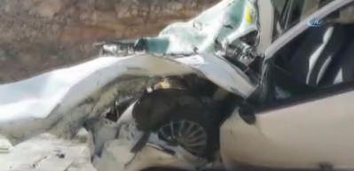 Malatya'da otomobil TIR'a &ccedil;arptı: 1 &ouml;l&uuml;