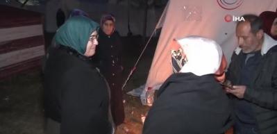 Manevi Destek Ekibi deprem b&ouml;lgesinde