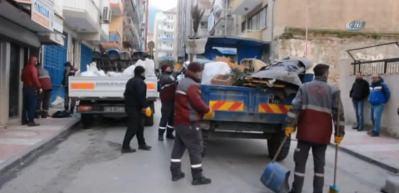 Manisa'da bir evden 2 trakt&ouml;r dolusu &ccedil;&ouml;p &ccedil;ıktı