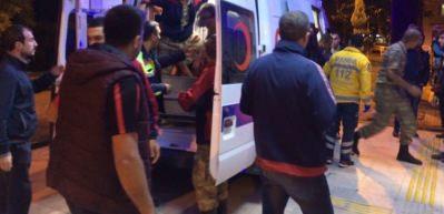 Manisa'da &ccedil;ok sayıda asker hastaneye kaldırıldı