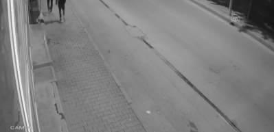 Market ve otomobillerden hırsızlık yapılan anlar kamerada!