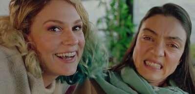 Masumlar Apartmanı setinde Merve Dizdar ve Farah Zeynep Abdullah'ın eğlenceli anları!