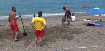  Mavi bayraklı plajda temizlik