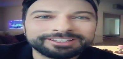 Megastar Tarkan m&uuml;jdeyi b&ouml;yle verdi