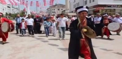 Mehteran takımıyla s&uuml;nnet olmaya gitti