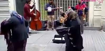 Mendil satan teyzelerin caz m&uuml;ziği eşliğinde dansı