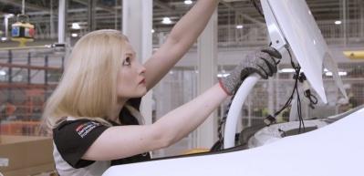 Mercedes'ten otomotiv d&uuml;nyasını sarsan karar!
