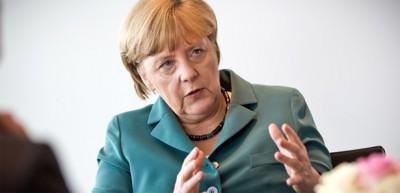 Merkel de Mursi'nin bırakılmasını istedi