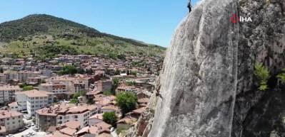 Metrelerce y&uuml;ksekte ekmek m&uuml;cadelesi