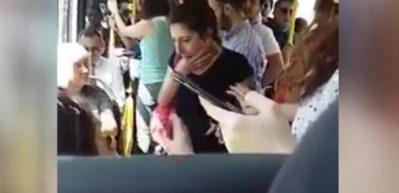 Metrob&uuml;s tarihinin en ilgin&ccedil; kavgası: '&Uuml;st&uuml;ne kusarım senin'