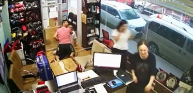 Milli antren&ouml;r salonuna sığınan kadına b&ouml;yle sahip &ccedil;ıktı